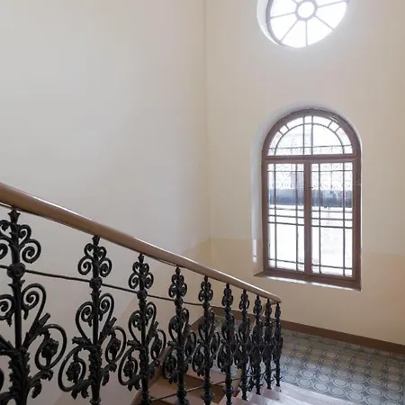 Elegance And Comfort In The Center 아파트 *