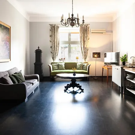 Elegance And Comfort In The Center *
